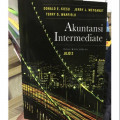 Akuntansi intermediate Jilid 2 / Donald E. Kieso