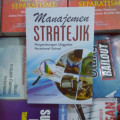 Manajemen Stratejik :pengembangan unggulan vocational school